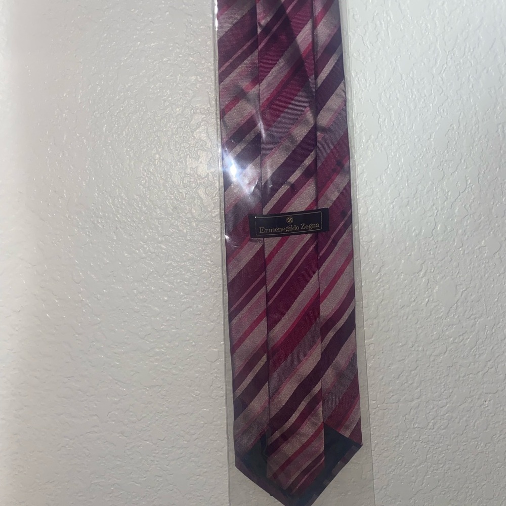 Ermenegildo Zegna Purple Tie with Striped Pattern